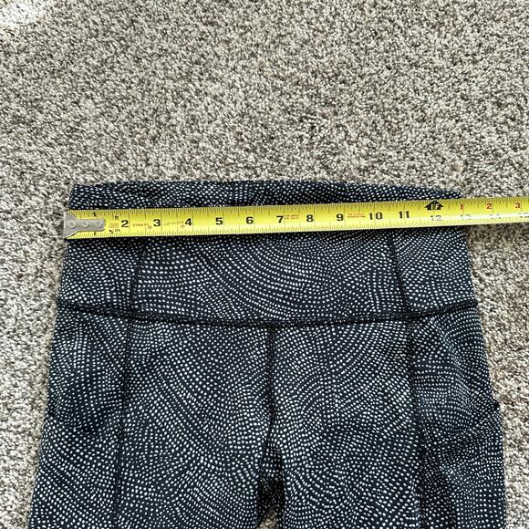 Lululemon black & white dot print cropped leggings size 6 - Picture 9 of 10